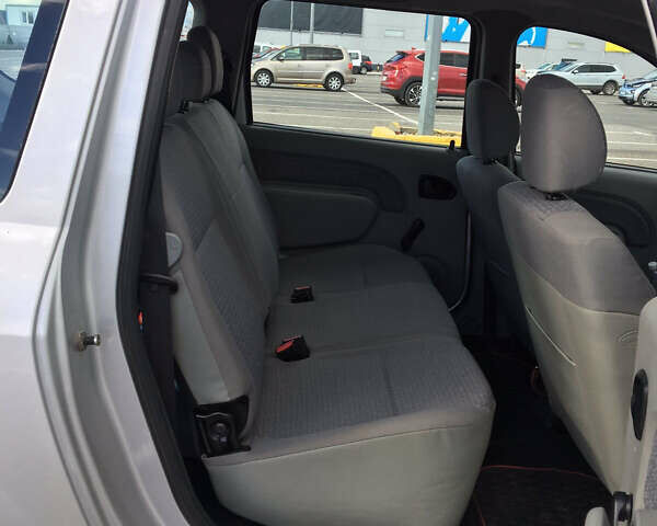 Дачия Logan MCV 2008 в Черновцах на Automoto.ua Серый Дачия Logan MCV, объемом двигателя 1.6 л и пробегом 110 тыс. км за 5450 $, фото 34 на Automoto.ua