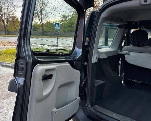 Сірий Дачія Logan MCV, об'ємом двигуна 1.6 л та пробігом 252 тис. км за 4800 $, фото 5 на Automoto.ua