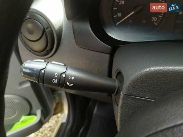Сірий Дачія Logan MCV, об'ємом двигуна 1.6 л та пробігом 176 тис. км за 5000 $, фото 2 на Automoto.ua