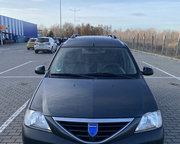 Серый Дачия Logan MCV, объемом двигателя 1.6 л и пробегом 206 тыс. км за 5300 $, фото 4 на Automoto.ua