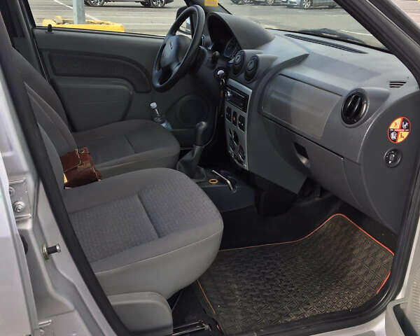 Дачия Logan MCV 2008 в Черновцах на Automoto.ua Серый Дачия Logan MCV, объемом двигателя 1.6 л и пробегом 110 тыс. км за 5450 $, фото 36 на Automoto.ua