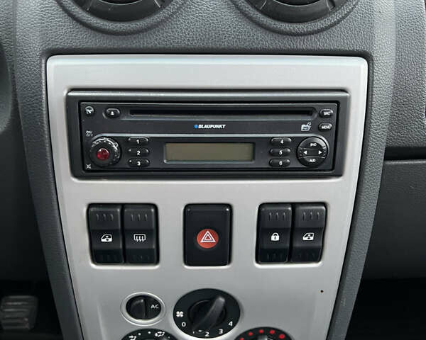 Серый Дачия Logan MCV, объемом двигателя 1.6 л и пробегом 245 тыс. км за 4999 $, фото 59 на Automoto.ua