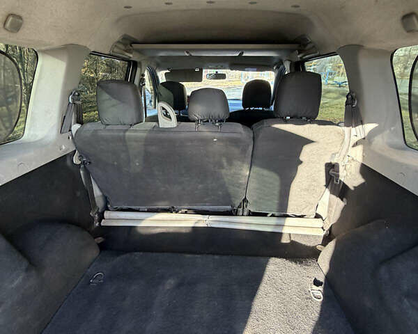 Серый Дачия Logan MCV, объемом двигателя 1.6 л и пробегом 313 тыс. км за 2999 $, фото 15 на Automoto.ua