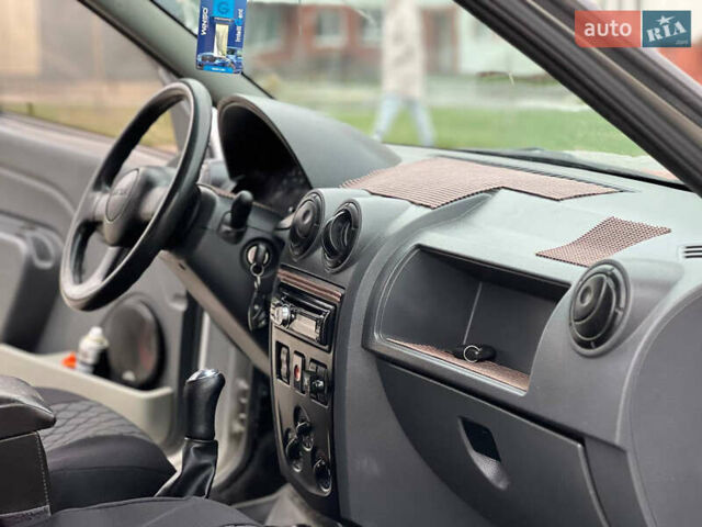 Сірий Дачія Logan MCV, об'ємом двигуна 1.6 л та пробігом 173 тис. км за 4750 $, фото 20 на Automoto.ua