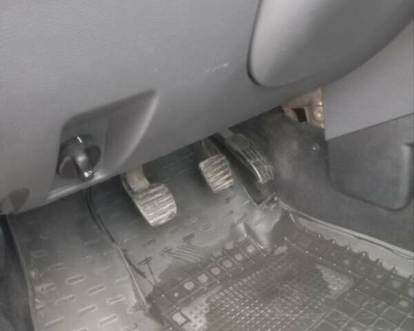 Серый Дачия Logan MCV, объемом двигателя 1.6 л и пробегом 214 тыс. км за 6200 $, фото 2 на Automoto.ua