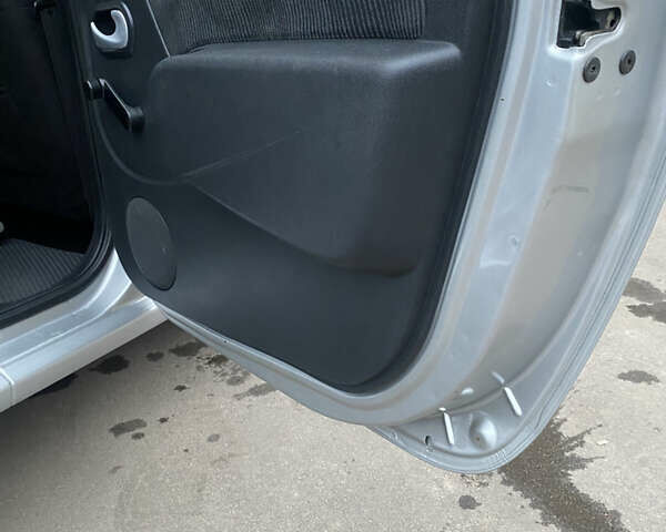 Сірий Дачія Logan MCV, об'ємом двигуна 1.6 л та пробігом 213 тис. км за 6450 $, фото 17 на Automoto.ua