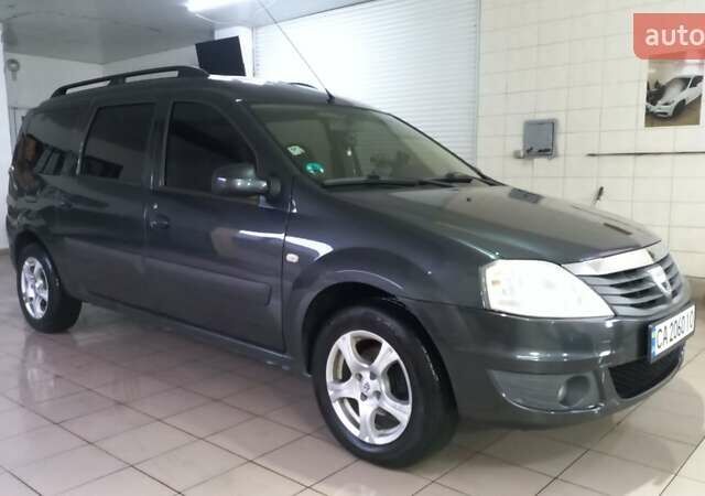 Серый Дачия Logan MCV, объемом двигателя 1.6 л и пробегом 199 тыс. км за 6000 $, фото 5 на Automoto.ua