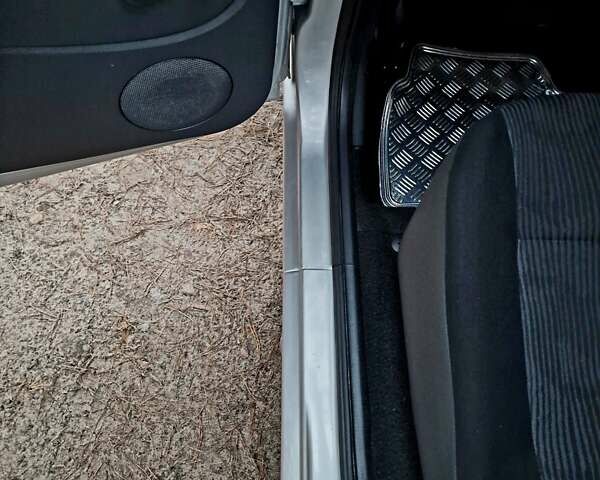 Серый Дачия Logan MCV, объемом двигателя 1.6 л и пробегом 169 тыс. км за 6500 $, фото 59 на Automoto.ua