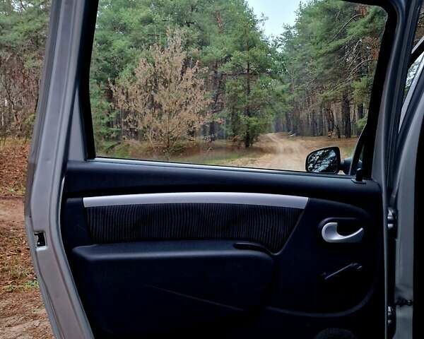 Серый Дачия Logan MCV, объемом двигателя 1.6 л и пробегом 169 тыс. км за 6500 $, фото 56 на Automoto.ua