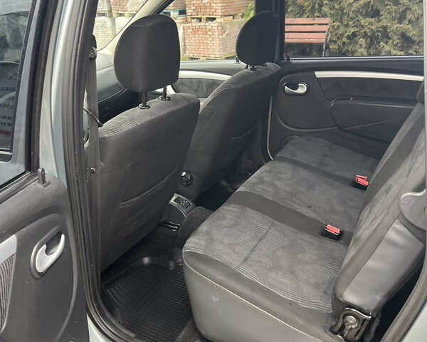 Сірий Дачія Logan MCV, об'ємом двигуна 1.6 л та пробігом 212 тис. км за 5800 $, фото 9 на Automoto.ua