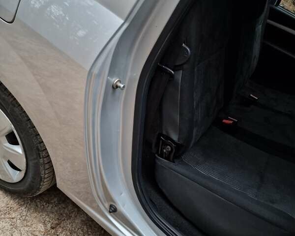 Серый Дачия Logan MCV, объемом двигателя 1.6 л и пробегом 169 тыс. км за 6500 $, фото 74 на Automoto.ua