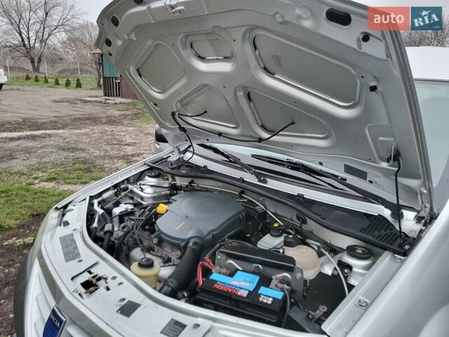 Сірий Дачія Logan MCV, об'ємом двигуна 1.6 л та пробігом 164 тис. км за 5300 $, фото 3 на Automoto.ua