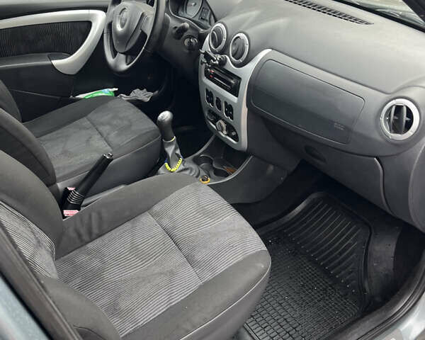 Сірий Дачія Logan MCV, об'ємом двигуна 1.6 л та пробігом 212 тис. км за 5800 $, фото 5 на Automoto.ua