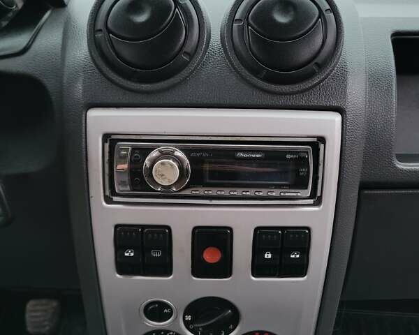 Сірий Дачія Logan MCV, об'ємом двигуна 1.6 л та пробігом 164 тис. км за 5300 $, фото 18 на Automoto.ua