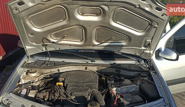 Сірий Дачія Logan MCV, об'ємом двигуна 1.6 л та пробігом 261 тис. км за 5700 $, фото 6 на Automoto.ua