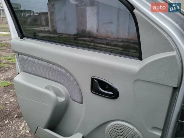 Сірий Дачія Logan MCV, об'ємом двигуна 1.6 л та пробігом 164 тис. км за 5300 $, фото 7 на Automoto.ua