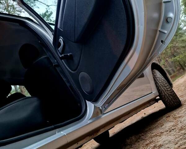 Серый Дачия Logan MCV, объемом двигателя 1.6 л и пробегом 169 тыс. км за 6500 $, фото 73 на Automoto.ua