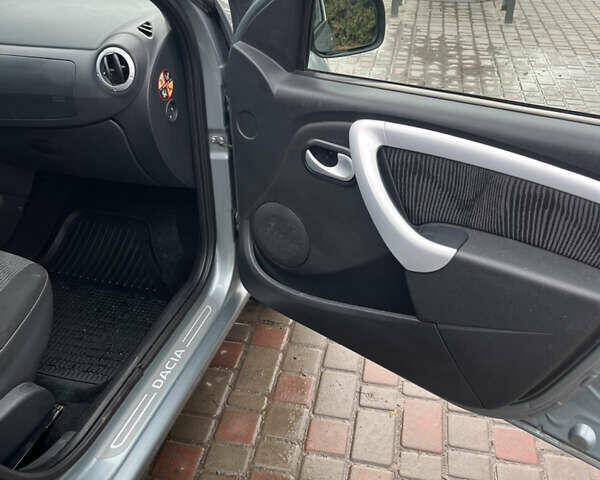 Сірий Дачія Logan MCV, об'ємом двигуна 1.6 л та пробігом 212 тис. км за 5800 $, фото 6 на Automoto.ua