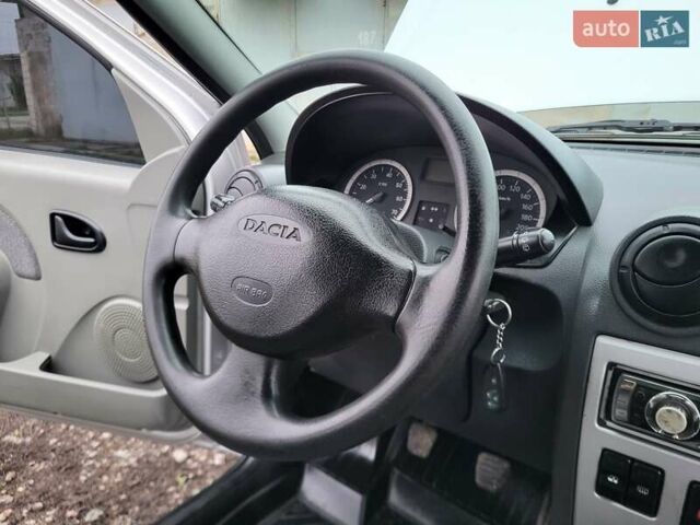 Сірий Дачія Logan MCV, об'ємом двигуна 1.6 л та пробігом 164 тис. км за 5300 $, фото 13 на Automoto.ua