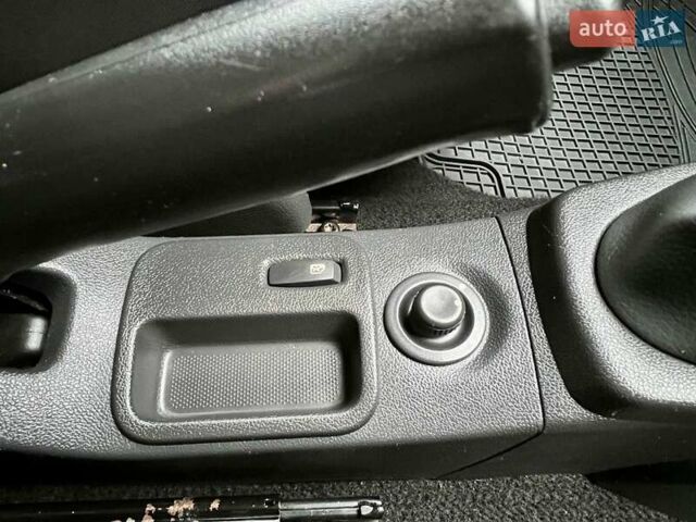 Сірий Дачія Logan MCV, об'ємом двигуна 1.6 л та пробігом 168 тис. км за 6800 $, фото 79 на Automoto.ua