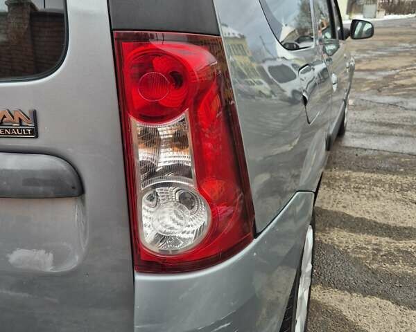 Серый Дачия Logan MCV, объемом двигателя 1.6 л и пробегом 174 тыс. км за 5950 $, фото 38 на Automoto.ua