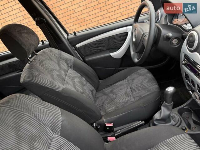 Серый Дачия Logan MCV, объемом двигателя 1.6 л и пробегом 173 тыс. км за 6649 $, фото 84 на Automoto.ua