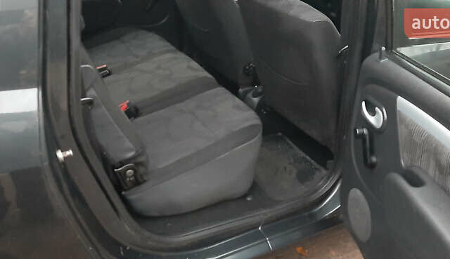 Серый Дачия Logan MCV, объемом двигателя 1.6 л и пробегом 180 тыс. км за 6650 $, фото 32 на Automoto.ua