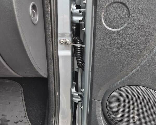 Серый Дачия Logan MCV, объемом двигателя 1.6 л и пробегом 174 тыс. км за 5950 $, фото 79 на Automoto.ua