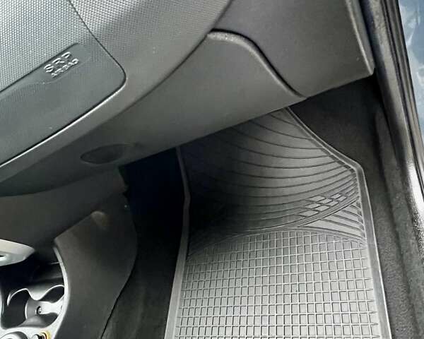 Сірий Дачія Logan MCV, об'ємом двигуна 1.6 л та пробігом 168 тис. км за 6800 $, фото 77 на Automoto.ua