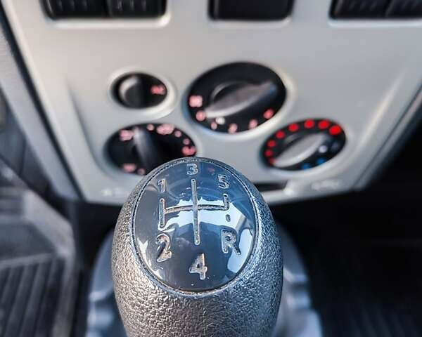 Серый Дачия Logan MCV, объемом двигателя 1.6 л и пробегом 219 тыс. км за 5900 $, фото 20 на Automoto.ua