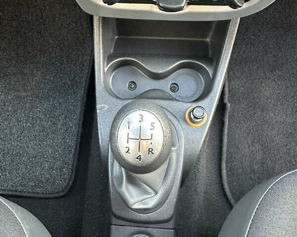 Сірий Дачія Logan MCV, об'ємом двигуна 1.6 л та пробігом 172 тис. км за 6150 $, фото 24 на Automoto.ua