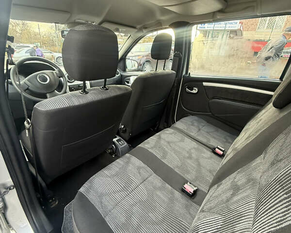 Сірий Дачія Logan MCV, об'ємом двигуна 1.6 л та пробігом 113 тис. км за 7200 $, фото 4 на Automoto.ua