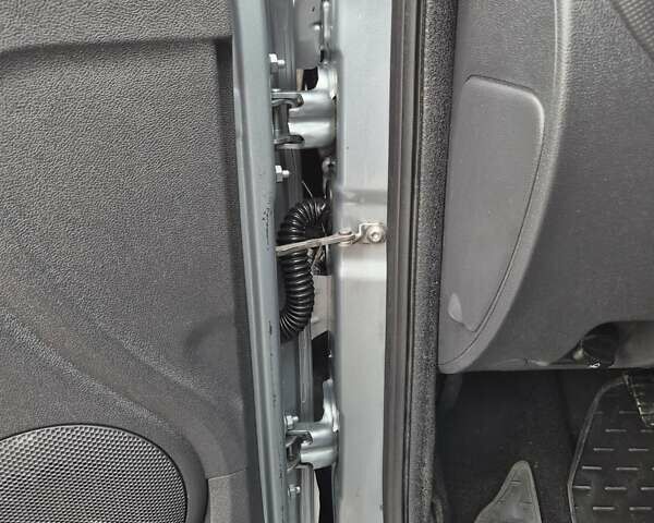 Серый Дачия Logan MCV, объемом двигателя 1.6 л и пробегом 174 тыс. км за 5950 $, фото 53 на Automoto.ua