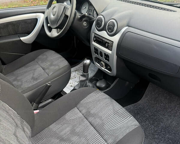 Сірий Дачія Logan MCV, об'ємом двигуна 1.6 л та пробігом 113 тис. км за 7200 $, фото 3 на Automoto.ua