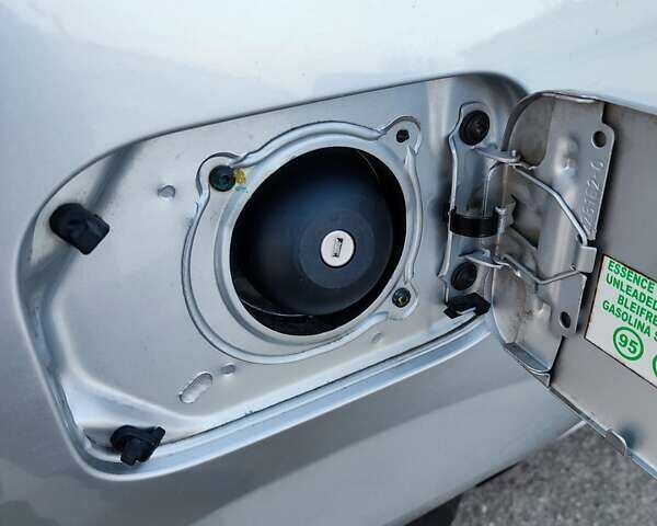 Серый Дачия Logan MCV, объемом двигателя 1.6 л и пробегом 219 тыс. км за 5900 $, фото 27 на Automoto.ua