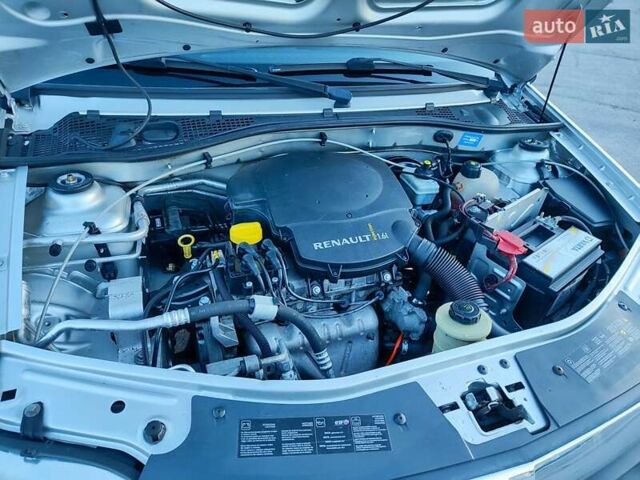 Серый Дачия Logan MCV, объемом двигателя 1.6 л и пробегом 219 тыс. км за 5900 $, фото 11 на Automoto.ua