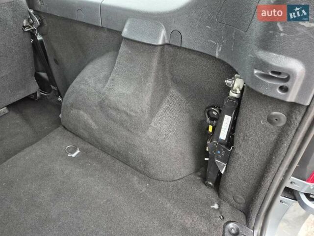 Серый Дачия Logan MCV, объемом двигателя 1.6 л и пробегом 174 тыс. км за 5950 $, фото 70 на Automoto.ua