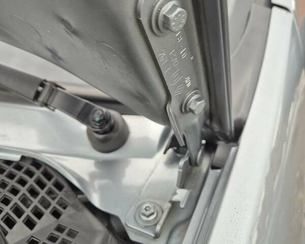 Серый Дачия Logan MCV, объемом двигателя 1.6 л и пробегом 174 тыс. км за 5950 $, фото 11 на Automoto.ua