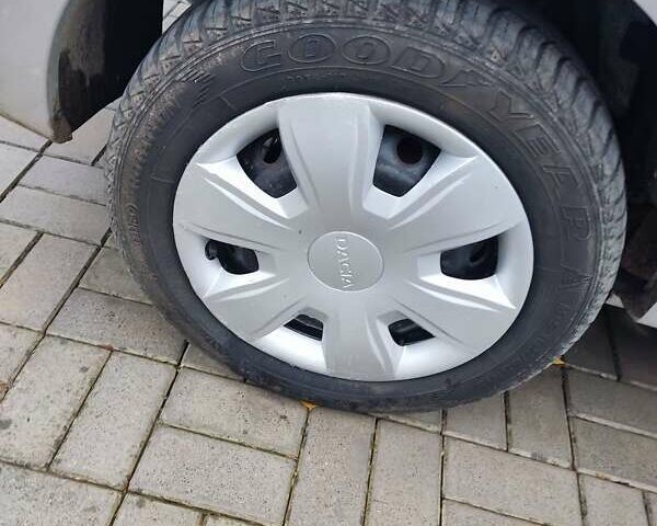 Сірий Дачія Logan MCV, об'ємом двигуна 1.6 л та пробігом 162 тис. км за 6950 $, фото 14 на Automoto.ua