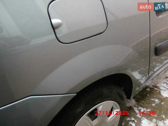 Серый Дачия Logan MCV, объемом двигателя 1.6 л и пробегом 168 тыс. км за 6000 $, фото 10 на Automoto.ua