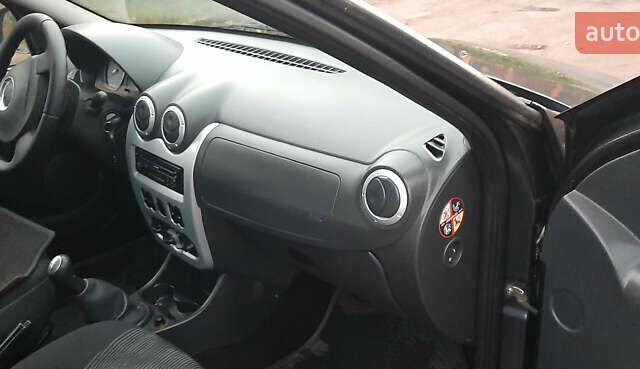 Серый Дачия Logan MCV, объемом двигателя 1.6 л и пробегом 180 тыс. км за 6650 $, фото 42 на Automoto.ua