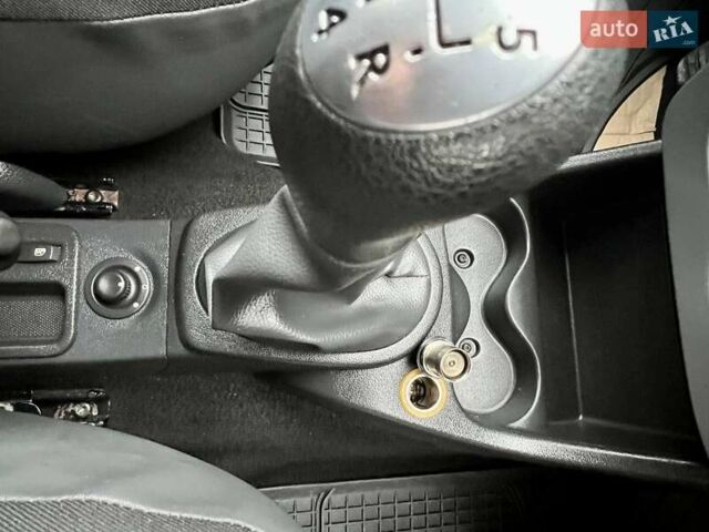 Сірий Дачія Logan MCV, об'ємом двигуна 1.6 л та пробігом 168 тис. км за 6800 $, фото 80 на Automoto.ua
