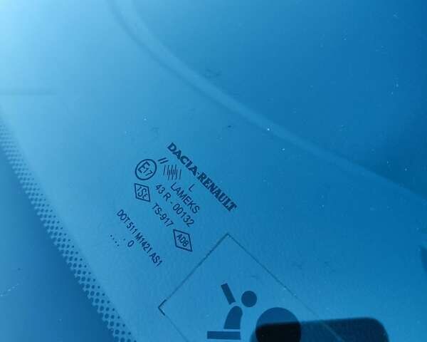 Серый Дачия Logan MCV, объемом двигателя 1.6 л и пробегом 219 тыс. км за 5900 $, фото 10 на Automoto.ua