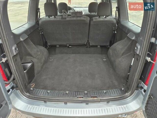 Серый Дачия Logan MCV, объемом двигателя 1.6 л и пробегом 174 тыс. км за 5950 $, фото 68 на Automoto.ua