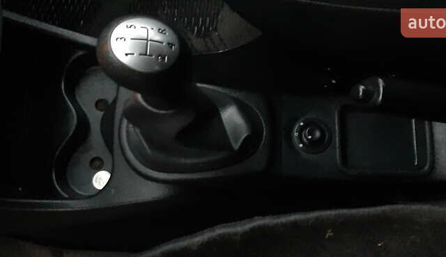 Серый Дачия Logan MCV, объемом двигателя 1.6 л и пробегом 180 тыс. км за 6650 $, фото 46 на Automoto.ua