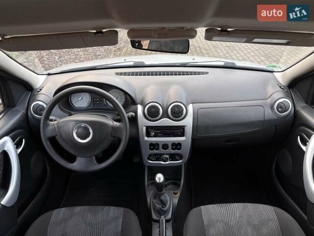 Серый Дачия Logan MCV, объемом двигателя 1.6 л и пробегом 173 тыс. км за 6649 $, фото 107 на Automoto.ua