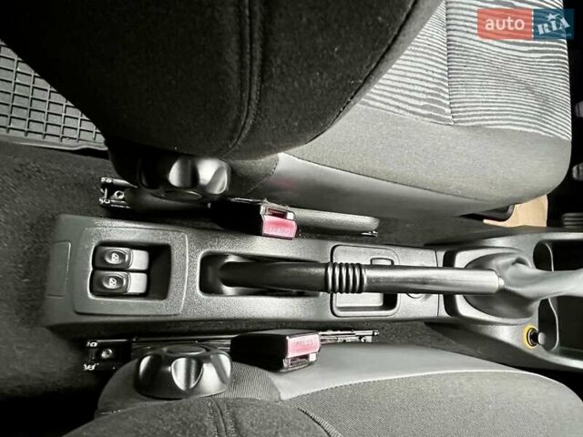 Сірий Дачія Logan MCV, об'ємом двигуна 1.6 л та пробігом 168 тис. км за 6800 $, фото 78 на Automoto.ua