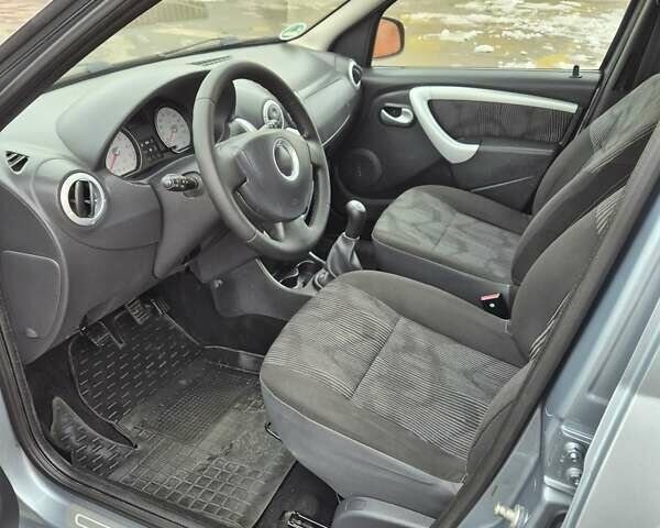 Серый Дачия Logan MCV, объемом двигателя 1.6 л и пробегом 174 тыс. км за 5950 $, фото 51 на Automoto.ua