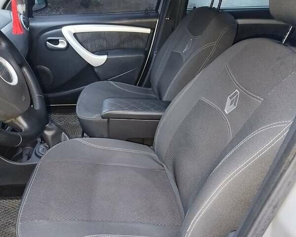 Серый Дачия Logan MCV, объемом двигателя 1.6 л и пробегом 162 тыс. км за 6700 $, фото 10 на Automoto.ua