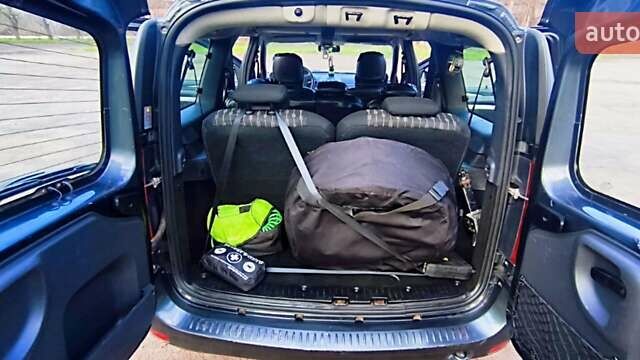 Серый Дачия Logan MCV, объемом двигателя 1.6 л и пробегом 224 тыс. км за 6800 $, фото 13 на Automoto.ua